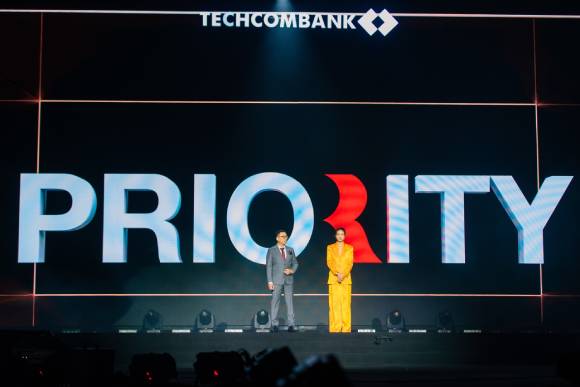 Đại nhạc hội 10 năm Techcombank Priority: Bùng nổ cảm xúc, lắng đọng tri ân